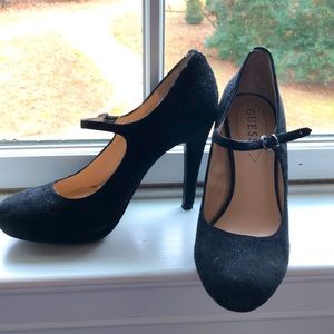 Guess size 8 heel color black